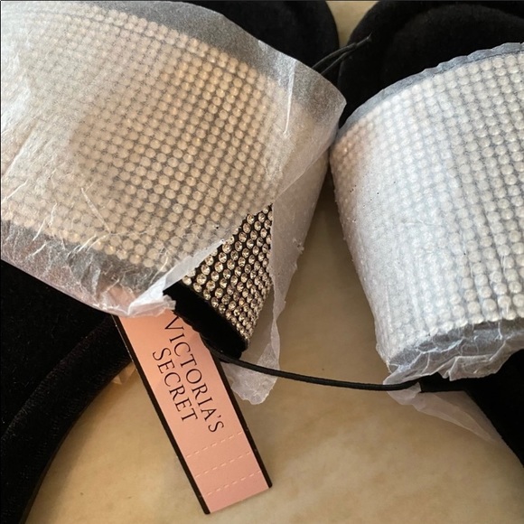 Victoria’s Secret Slippers - Picture 4 of 5
